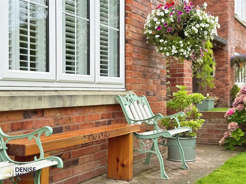 Property photo 3 of 35 'the Oaks'