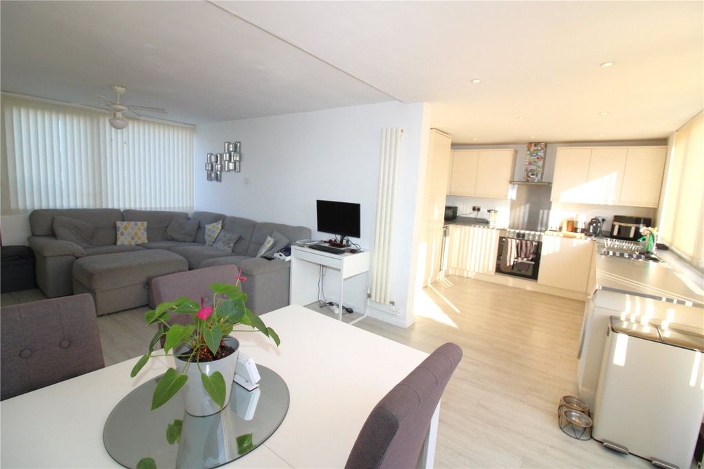 Property photo 2 of 17 Picture No. 09