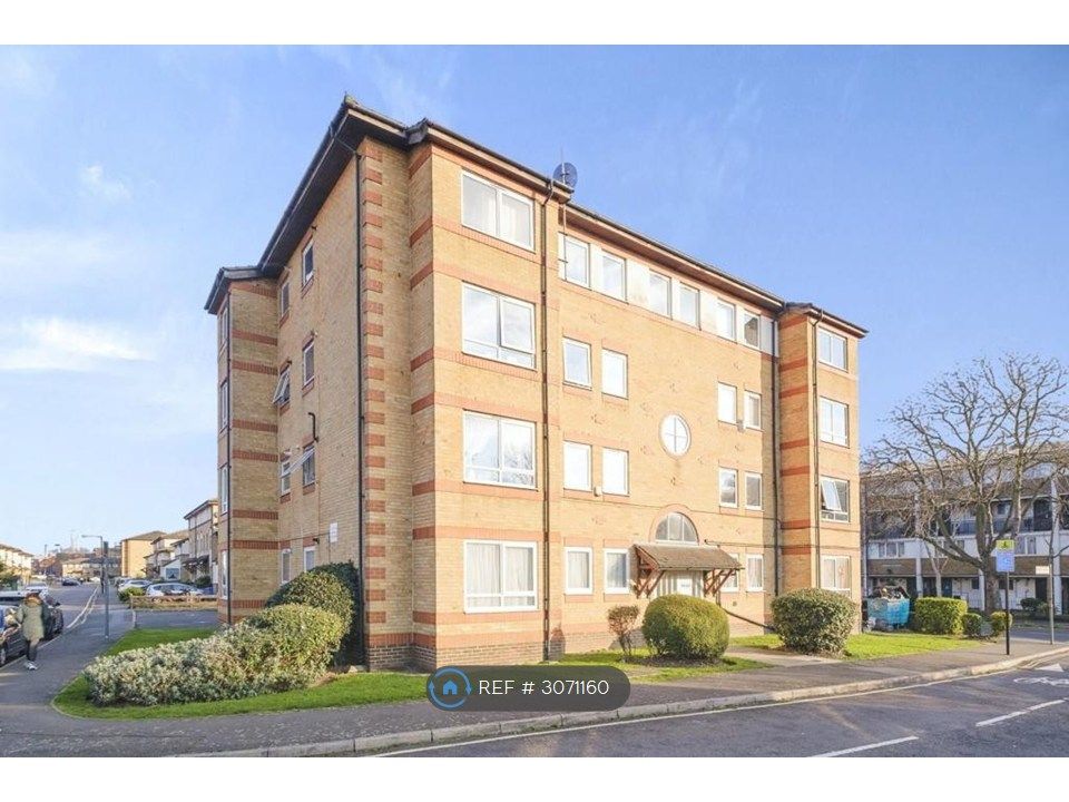 Property photo 1 of 15 Front Of Block Of Flats