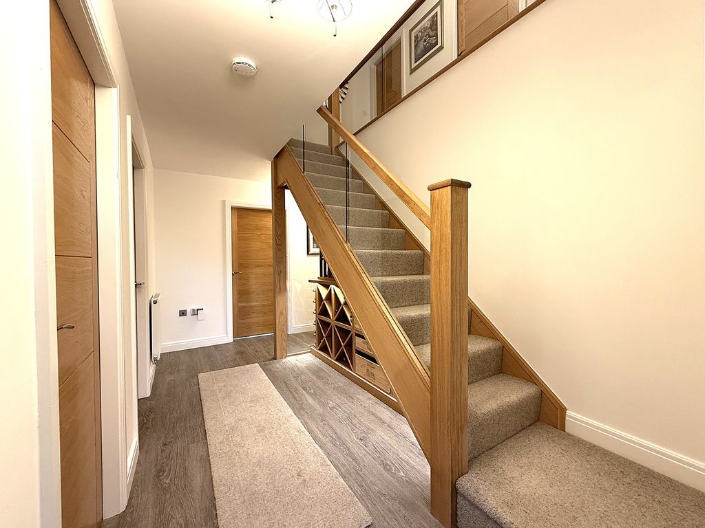 Property photo 2 of 45