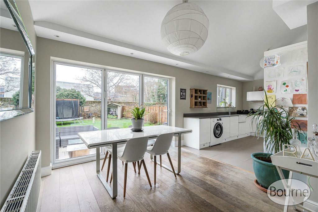 Property photo 2 of 27 Picture 2