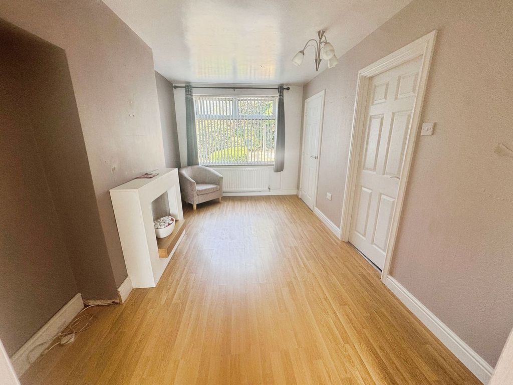 Property photo 3 of 15 Dining Room