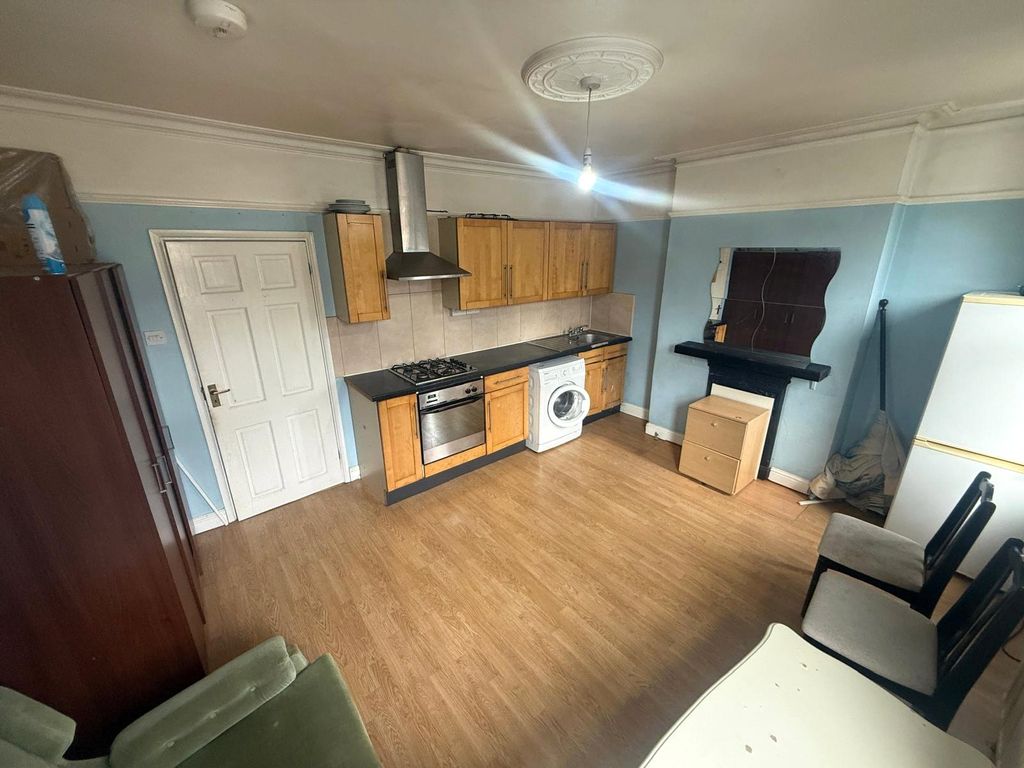 Property photo 3 of 9 Picture No. 11