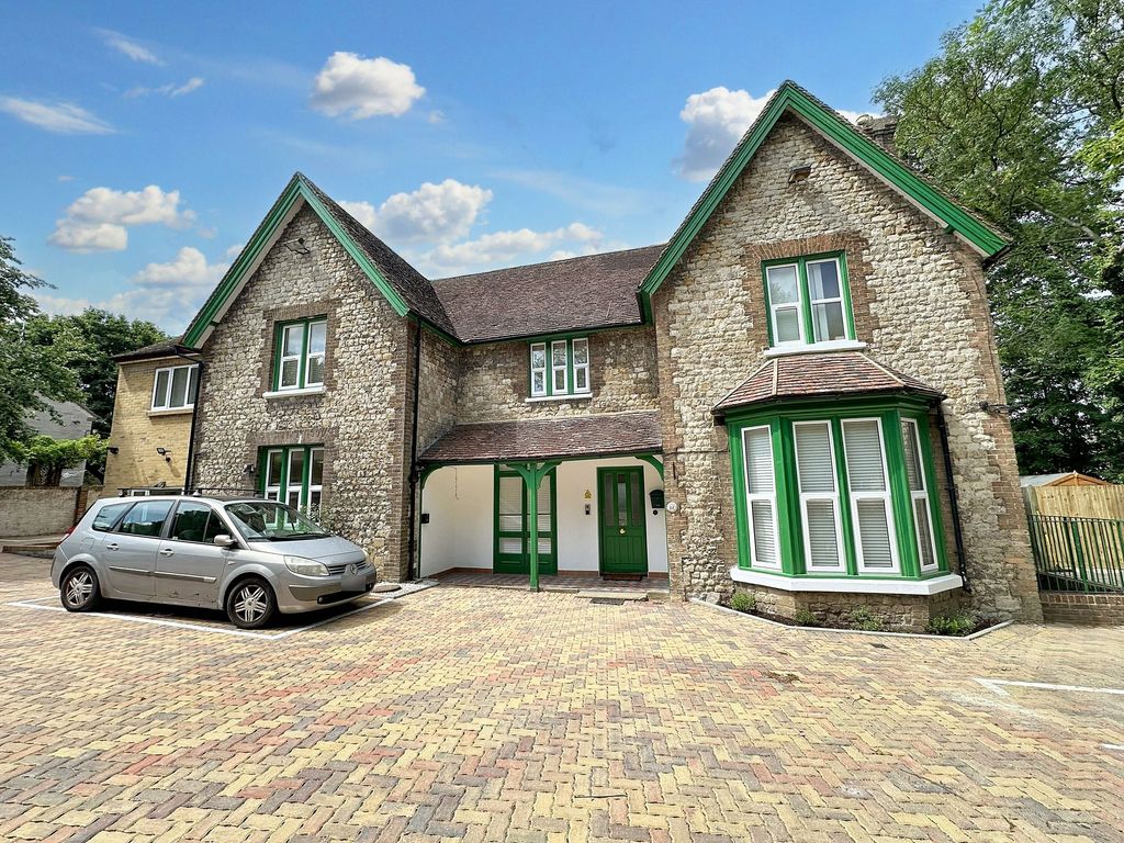 Property photo 1 of 20