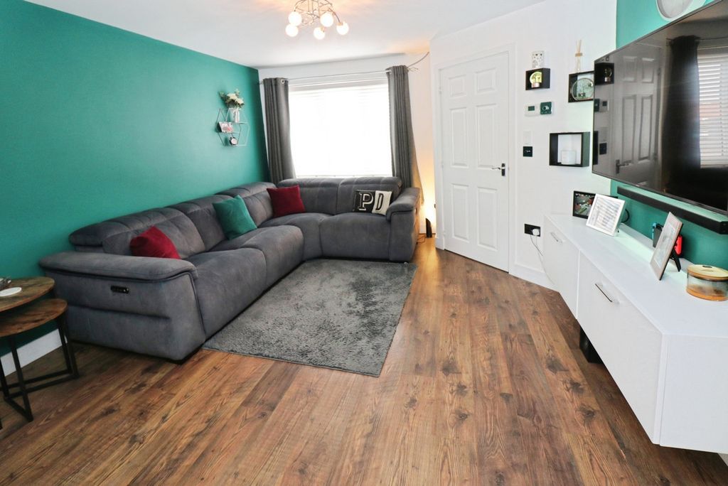 Property photo 3 of 15
