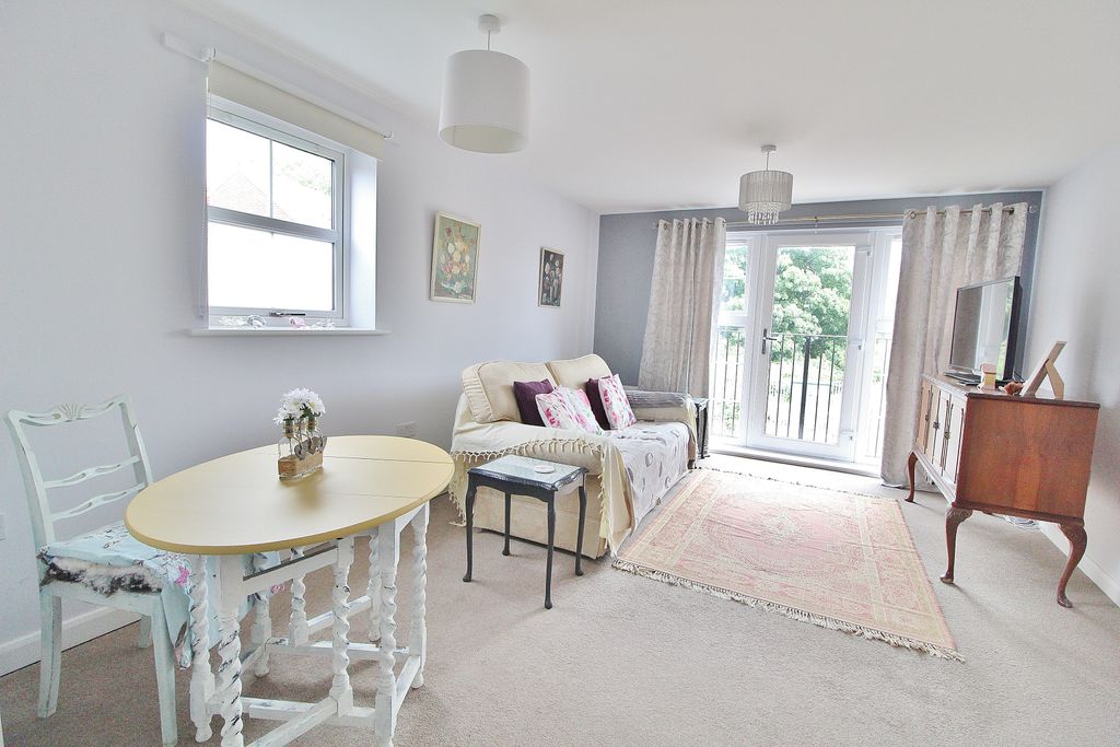 Property photo 2 of 13