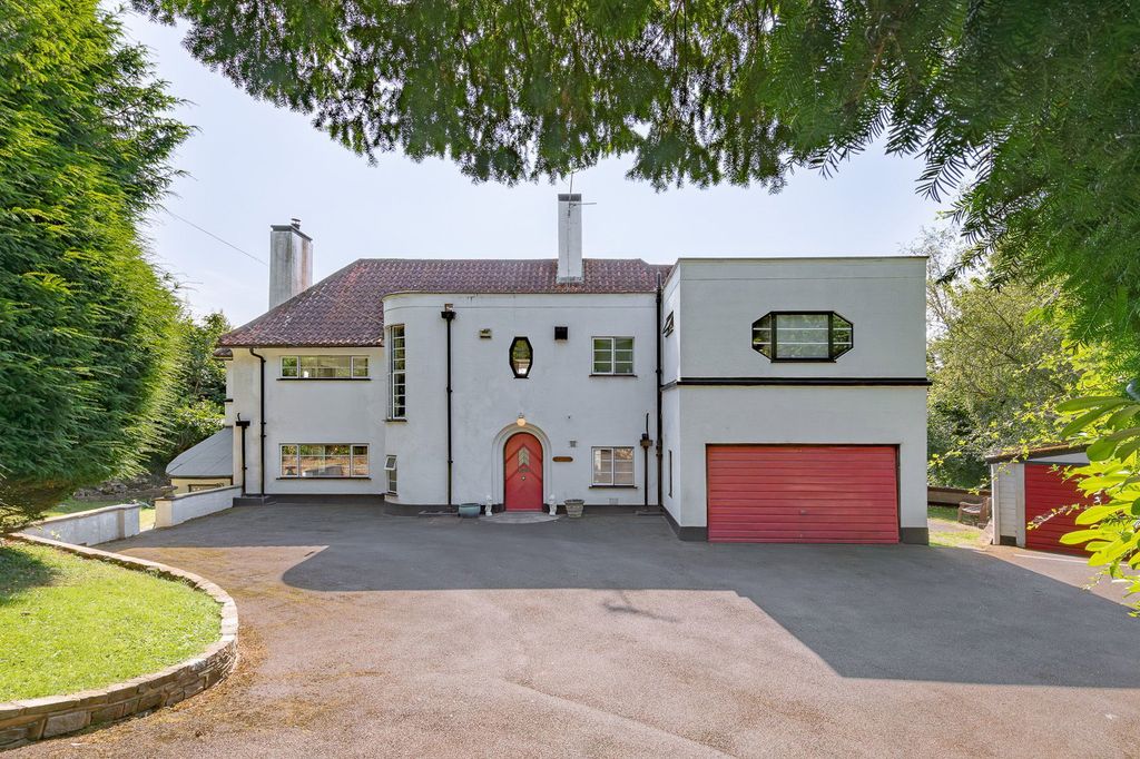 Property photo 2 of 42