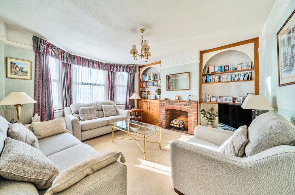 Property photo 2 of 15 1360635-10-68Dbce...