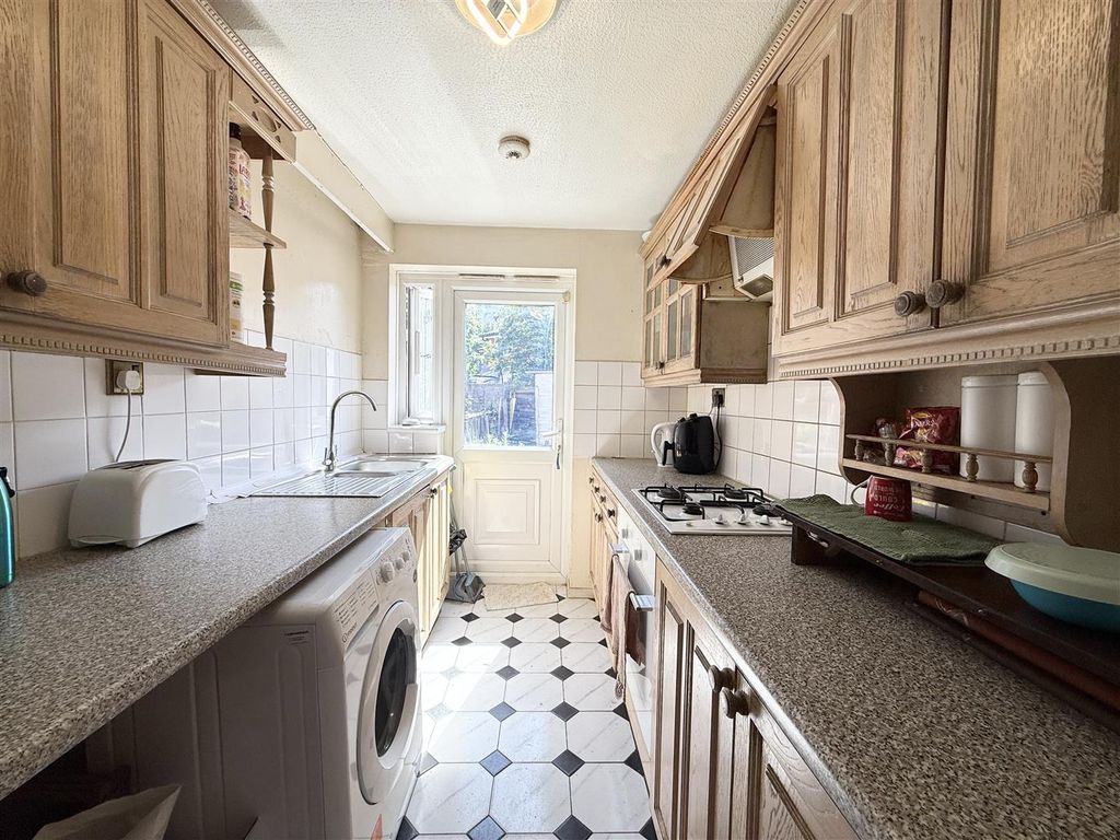Property photo 3 of 8 Kitchen.Jpg