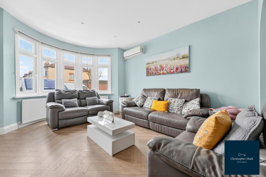 Property photo 3 of 28 Living Room