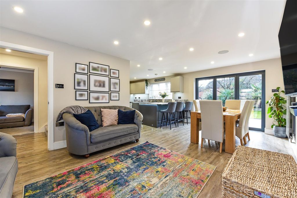 Property photo 2 of 24 Sketch_Ph8_5640323.Jpg