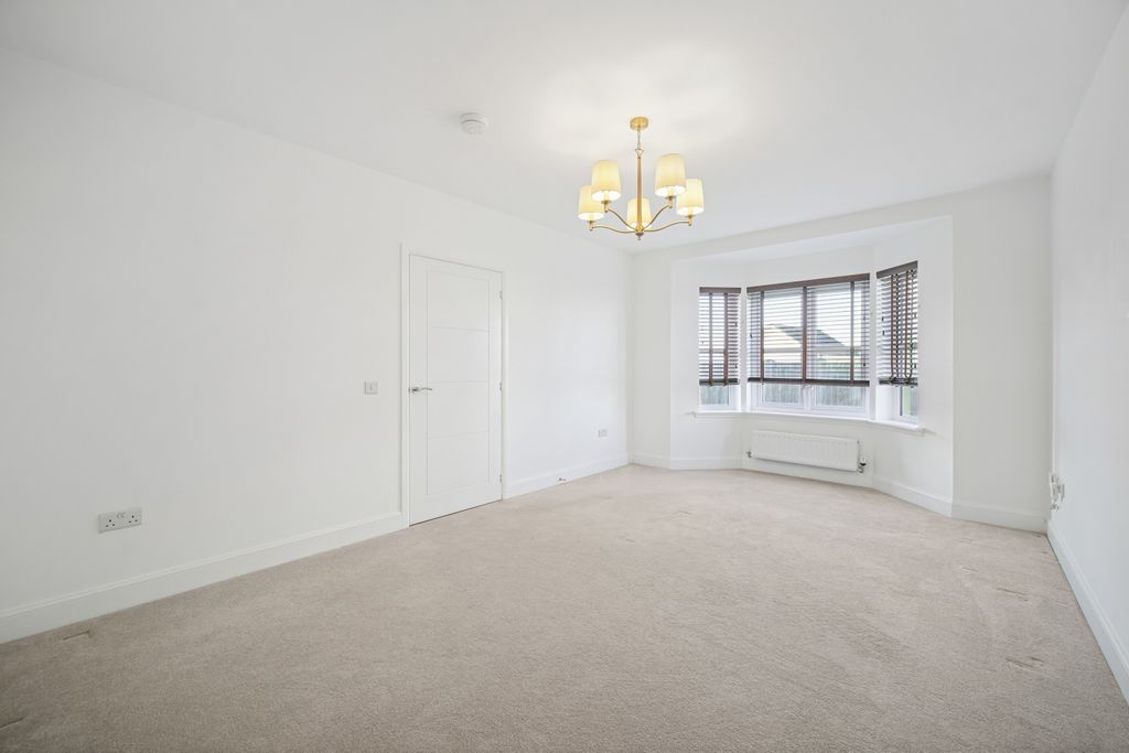 Property photo 2 of 25