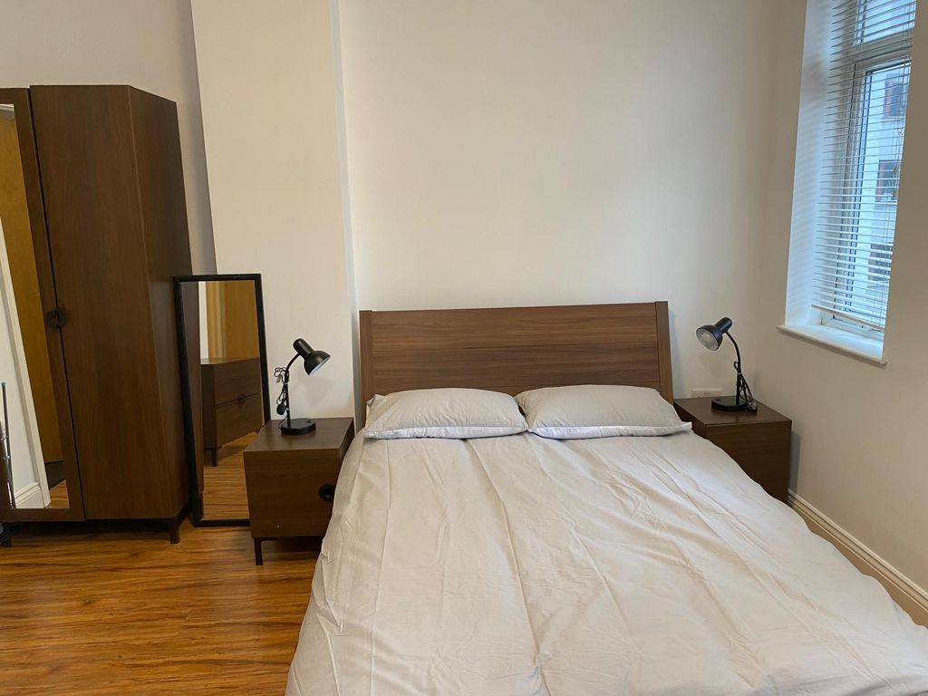 Property photo 2 of 6 Gallery