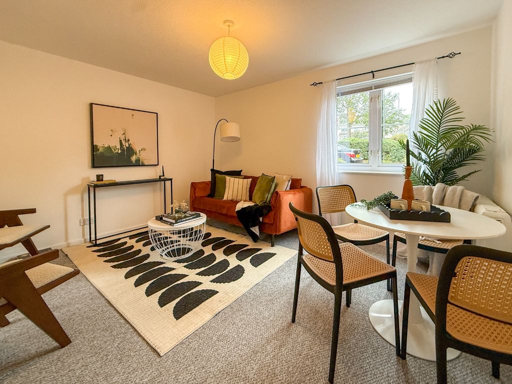 Property photo 2 of 13 4318954