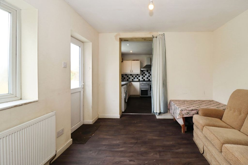 Property photo 3 of 17 Photo