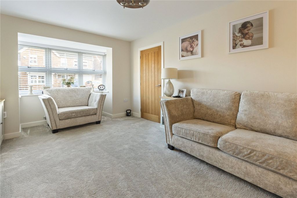 Property photo 3 of 38 Picture No. 35