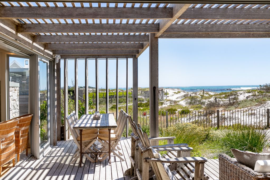 Property photo 3 of 43