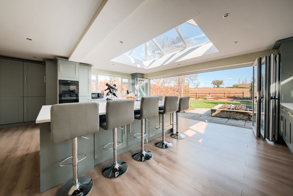 Property photo 3 of 29 Xt5A4720-Hdr(3) (1)