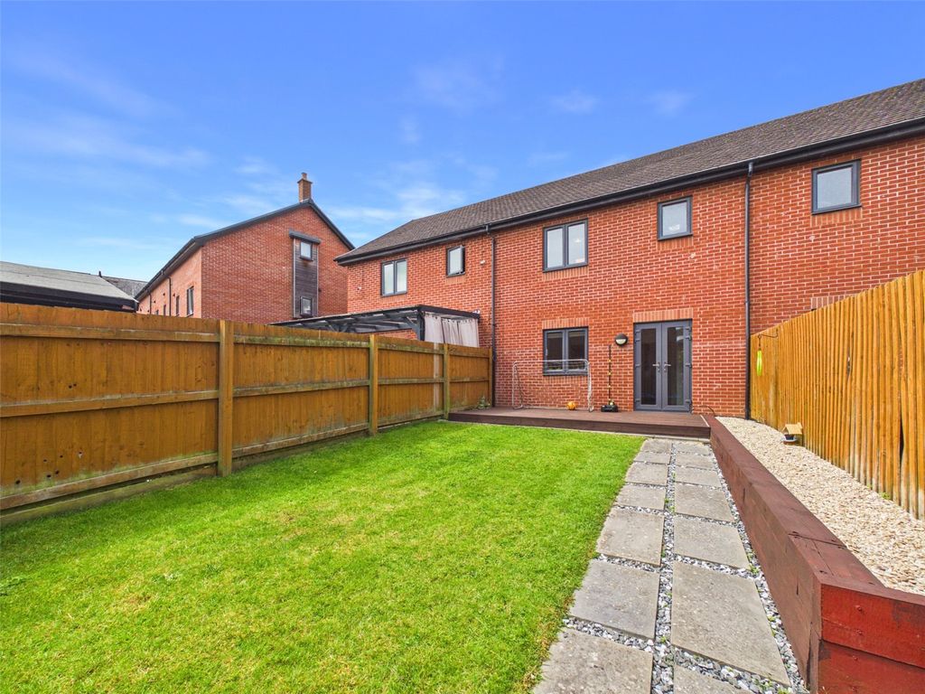 Property photo 2 of 13 Picture No. 18