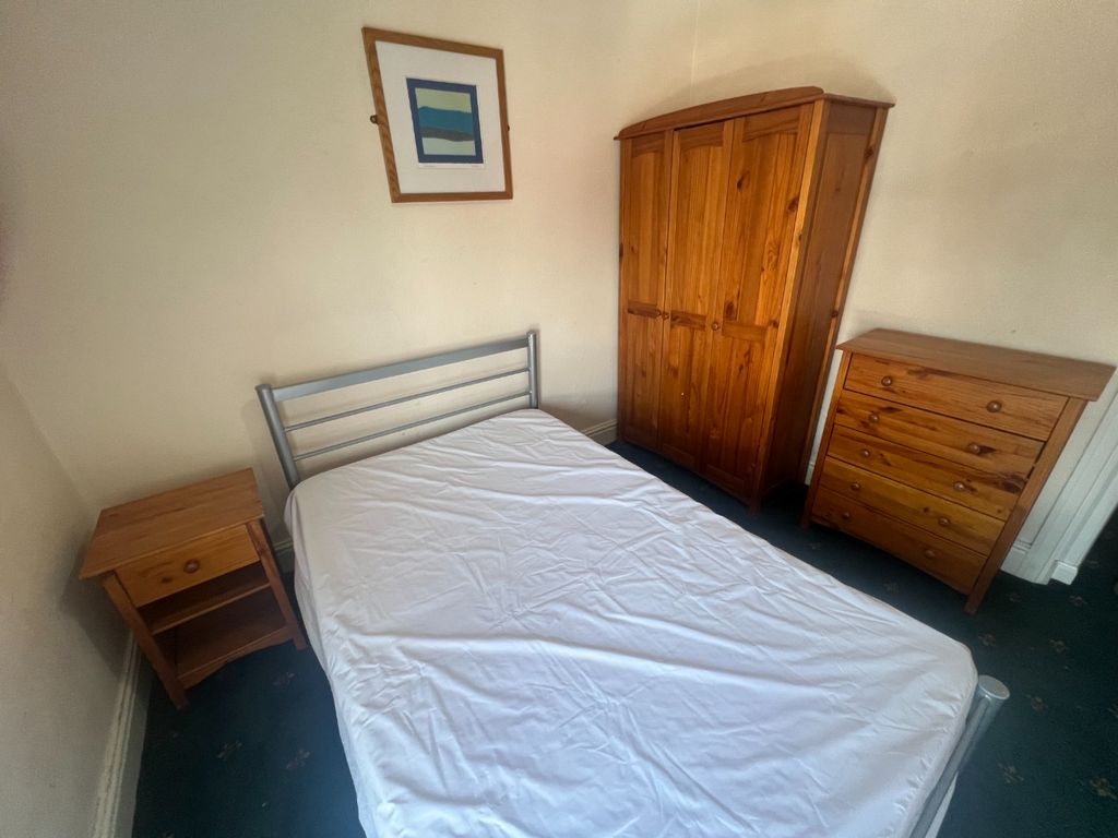 Property photo 3 of 4 5192893