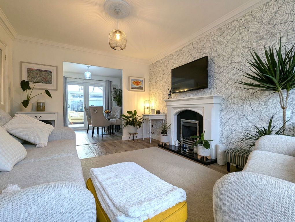 Property photo 2 of 20 Photograph 4