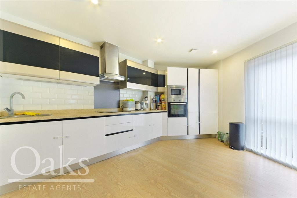 Property photo 2 of 8 Kitchen