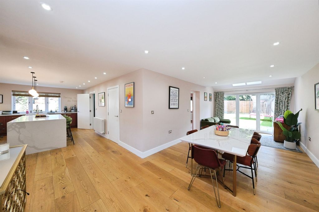 Property photo 3 of 29