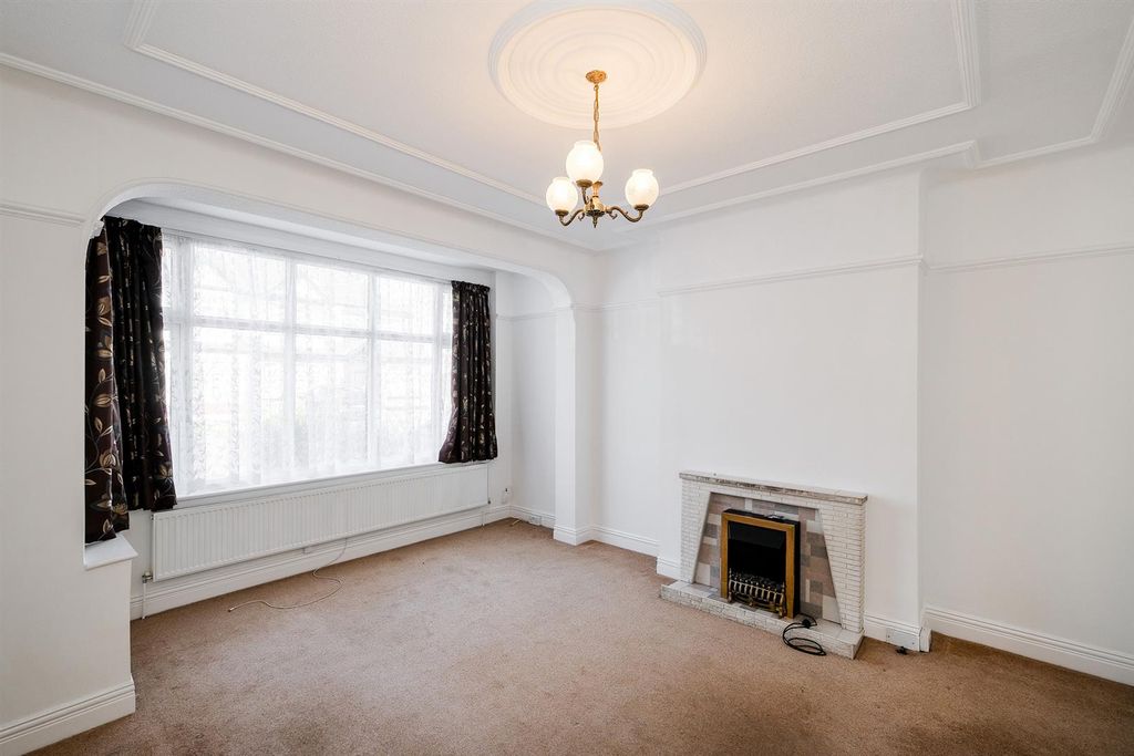 Property photo 3 of 27 28 Blenheim Avenue-8_Web.Jpg