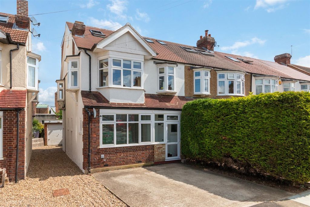 Property photo 1 of 16 Cherrywood Lane