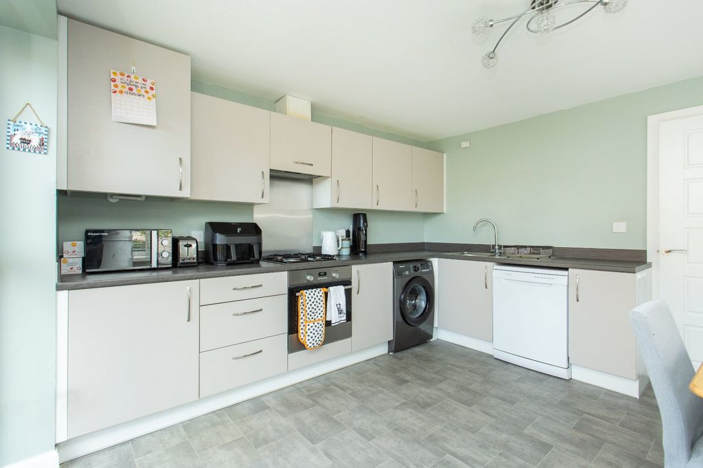 Property photo 3 of 14 Picture 3