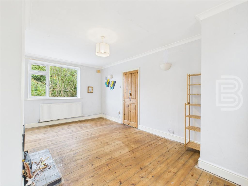 Property photo 3 of 19 Cam05587G0-Pr0037-Still015.Jpg