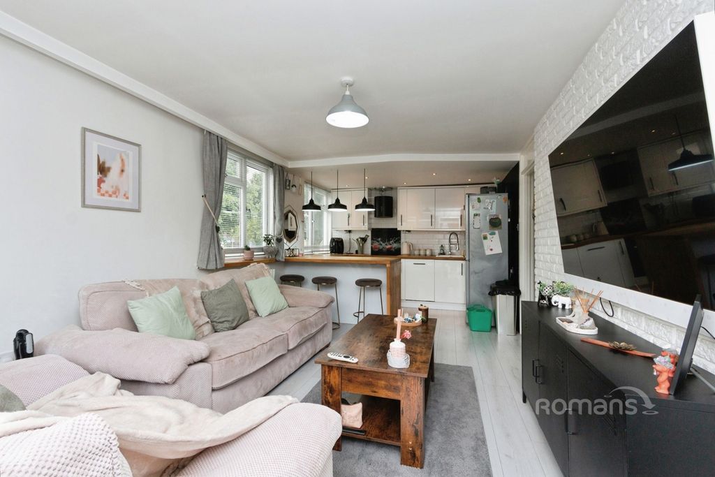 Property photo 3 of 12 Pbox-Img.Jpg