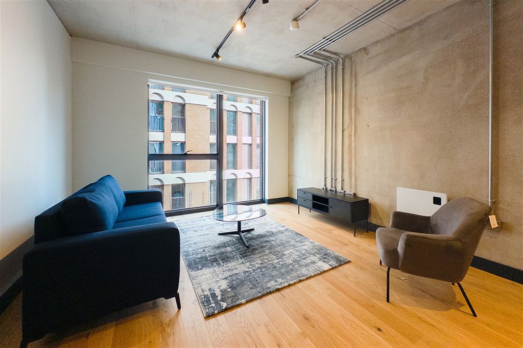 Property photo 1 of 12 (Main)