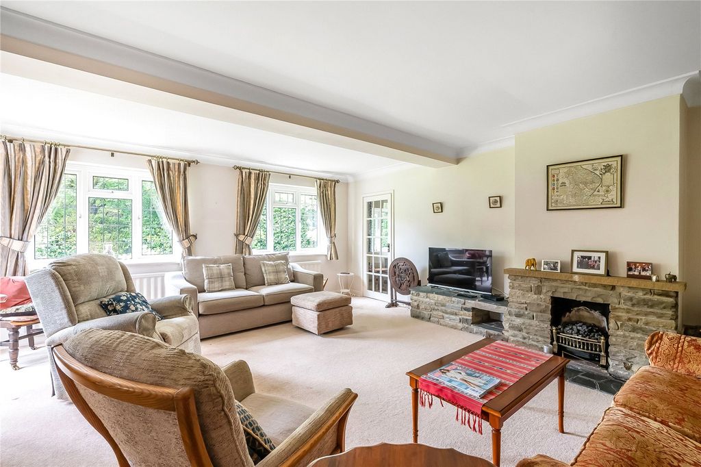 Property photo 3 of 16 Sitting Room