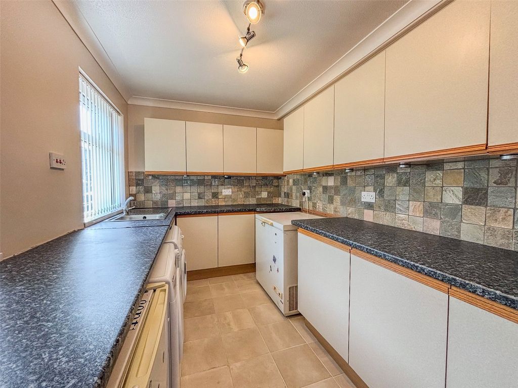 Property photo 3 of 14 Picture No. 06