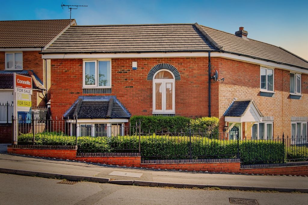 Property photo 1 of 18