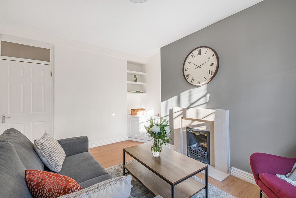 Property photo 3 of 18