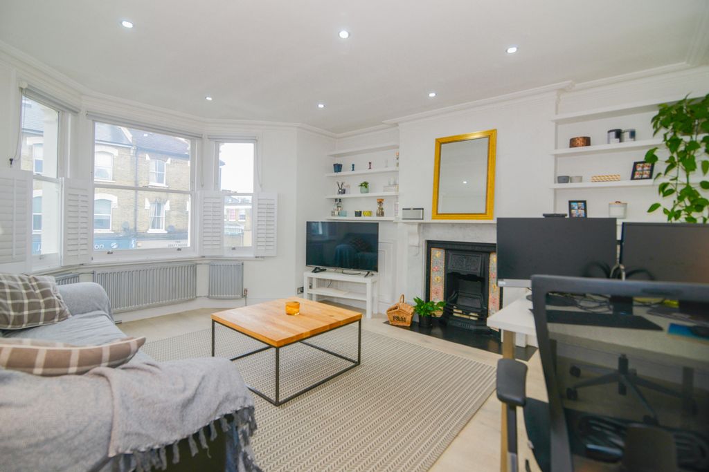 Property photo 1 of 6