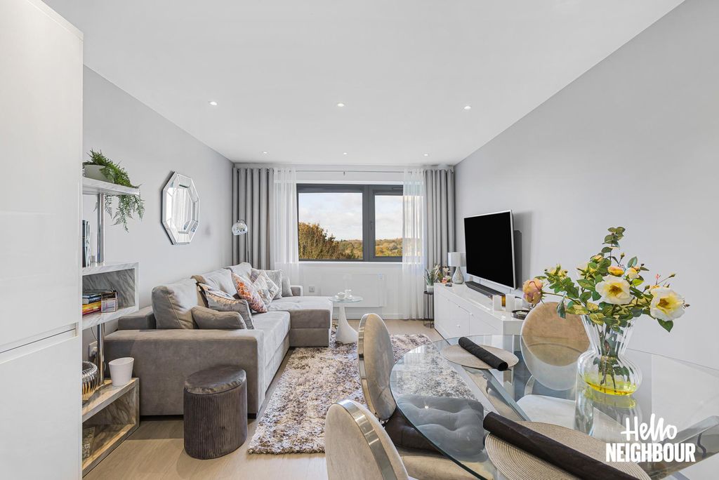 Property photo 1 of 11 Photo 0