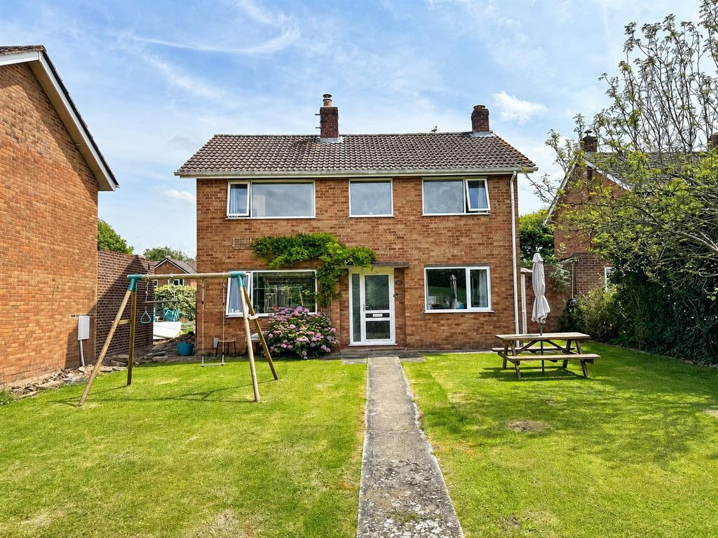 Property photo 1 of 18