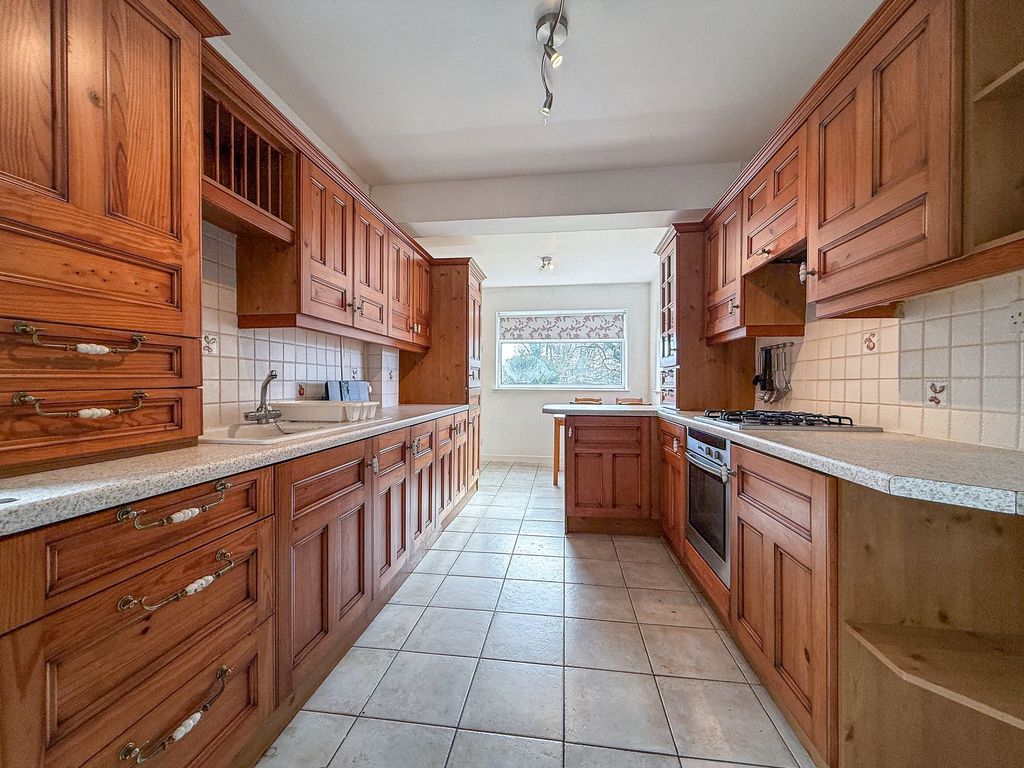 Property photo 3 of 21