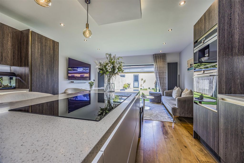 Additional image 15 of 4 bed town house for saleWykeham Place, Fareham PO16
