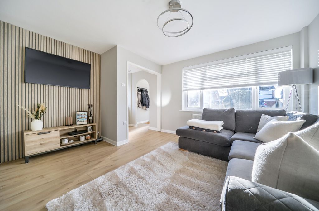 Property photo 2 of 11 14066917697A4c159c8Db