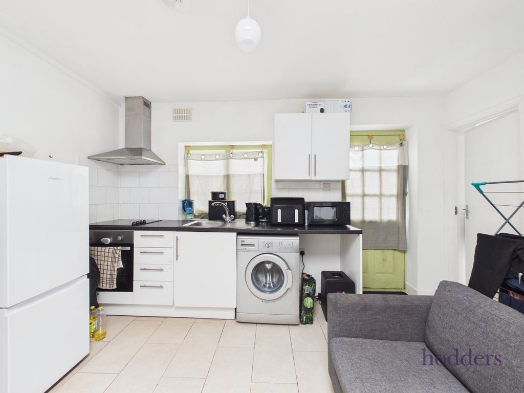 Property photo 3 of 8 Picture No. 30