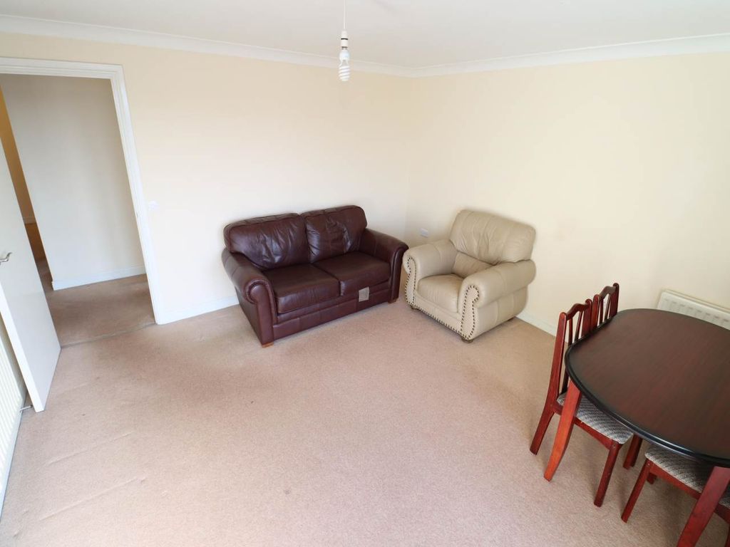 Property photo 2 of 6 Lounge