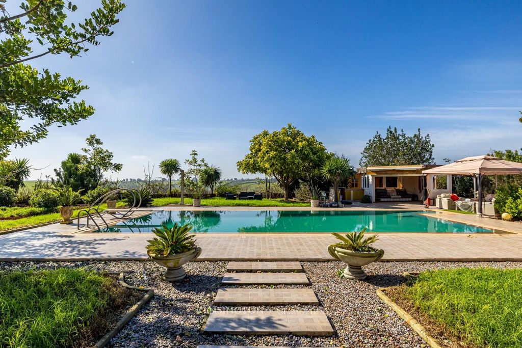 Property photo 1 of 81