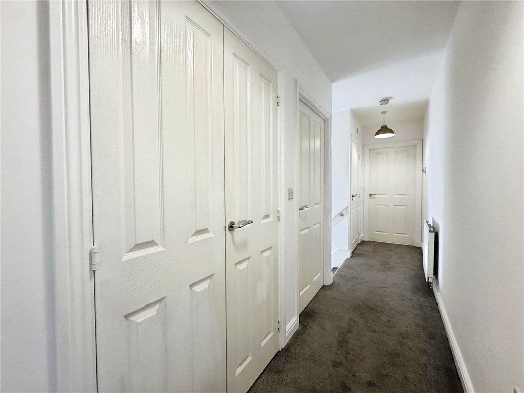 Additional image 9 of 2 bed flat for saleGibson Drive, Bracknell, Berkshire RG12