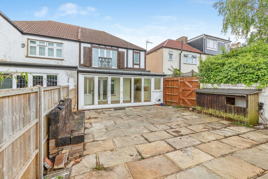 Property photo 1 of 18
