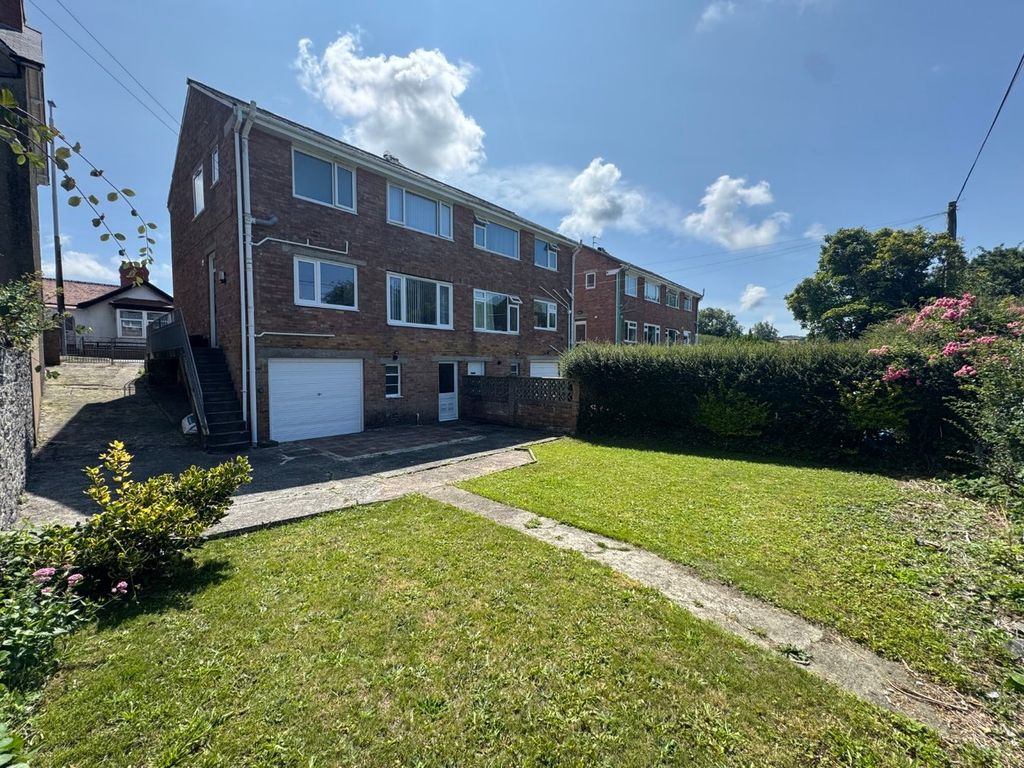 Property photo 2 of 36