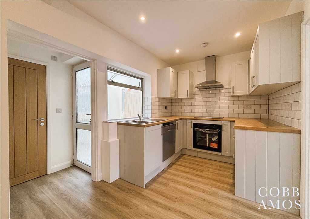 Property photo 3 of 17 High-Res-Adp09.Jpg